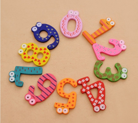 Litere si cifre magnetice din lemn – Set educativ pentru tabla de copii [3]