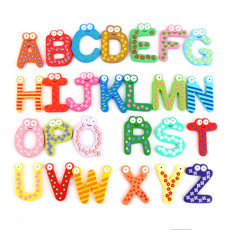 Jucarii sub 50 lei - Litere si cifre magnetice din lemn – Set educativ pentru tabla de copii