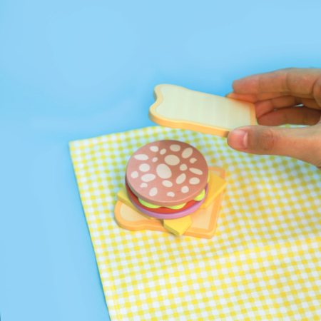 Set veselă și mâncare de jucărie din lemn [3]