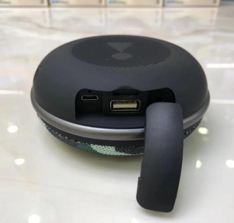 Boxa portabila Bluetooth, Wireless, rezistenta la apa IPX7, sunet de inalta calitate, design compact si portabil, autonomie 10h, functie hands-free, cu USB/Card TF si Aux-in, neagra [7]